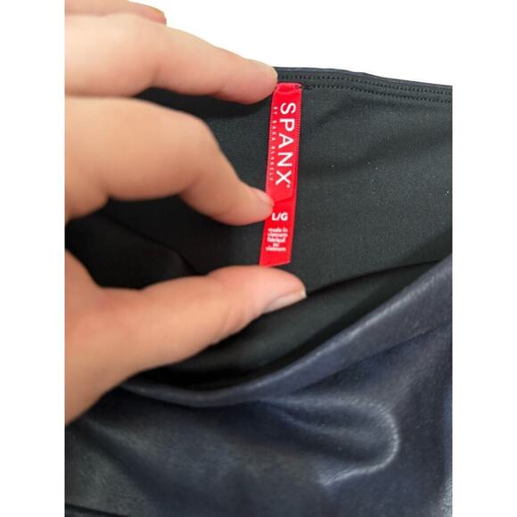 Spanx Faux Leather Leggings High Waisted Smoothing Sleek Dark Blue Size Large - Picture 7 of 9